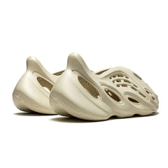 Adidas Yeezy Foam RNNR “Sand” - vasre