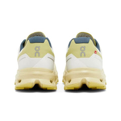 On Cloudvista 'Ivory Endive' - vasre